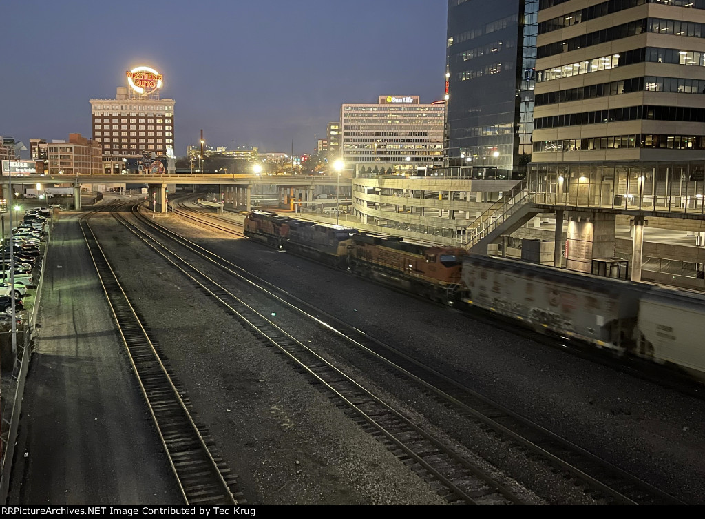 BNSF 5907, CSX 506 & BNSF 4236